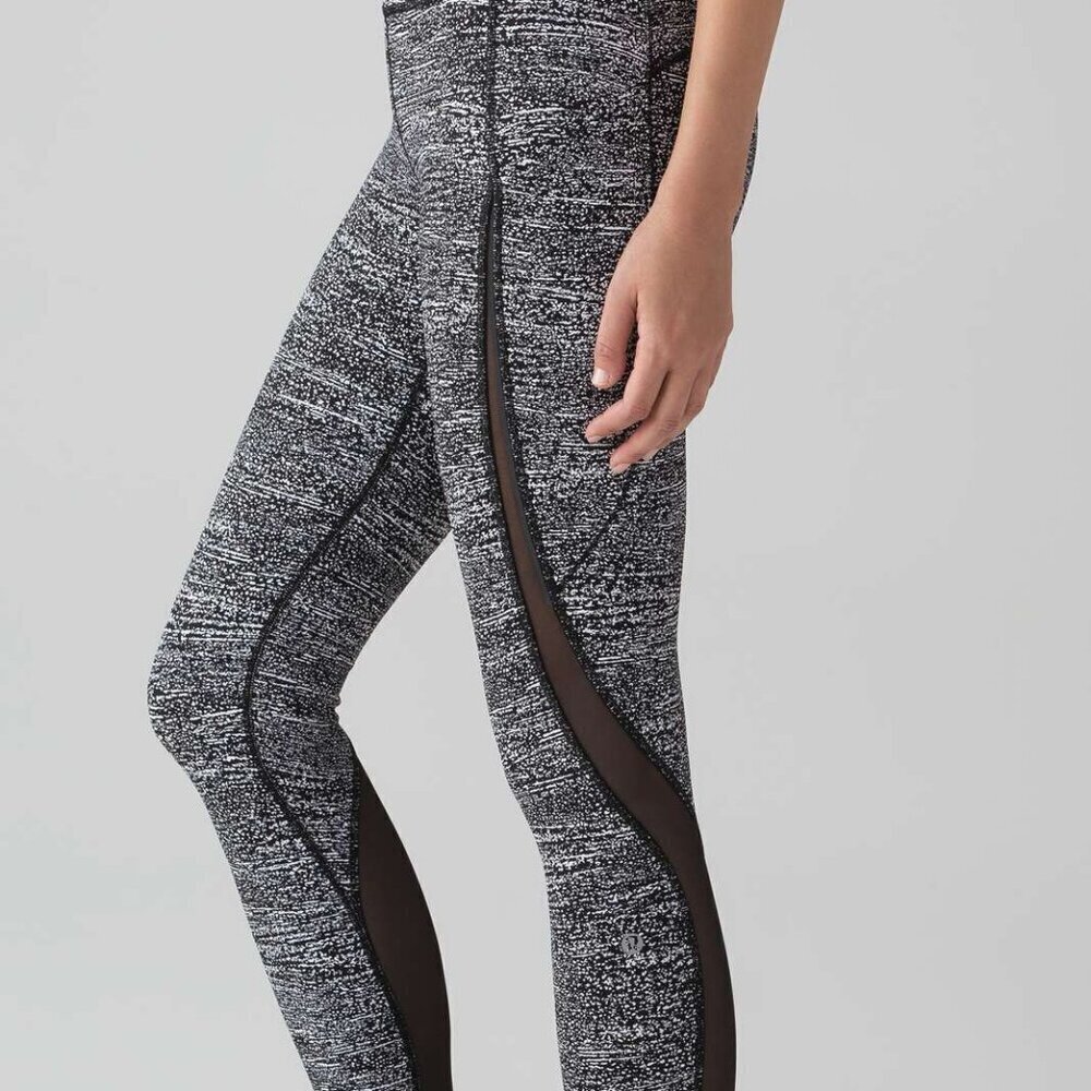 LULULEMON Pace Perfect 7/8 Tight 4 Air Time White Black - Picture 3 of 10